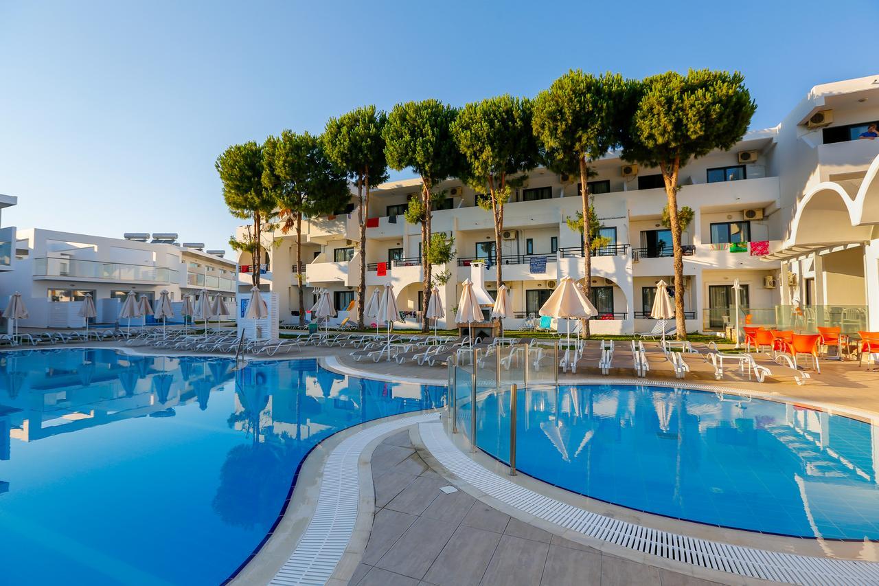 Deluxe Double or Twin Room Private Pool